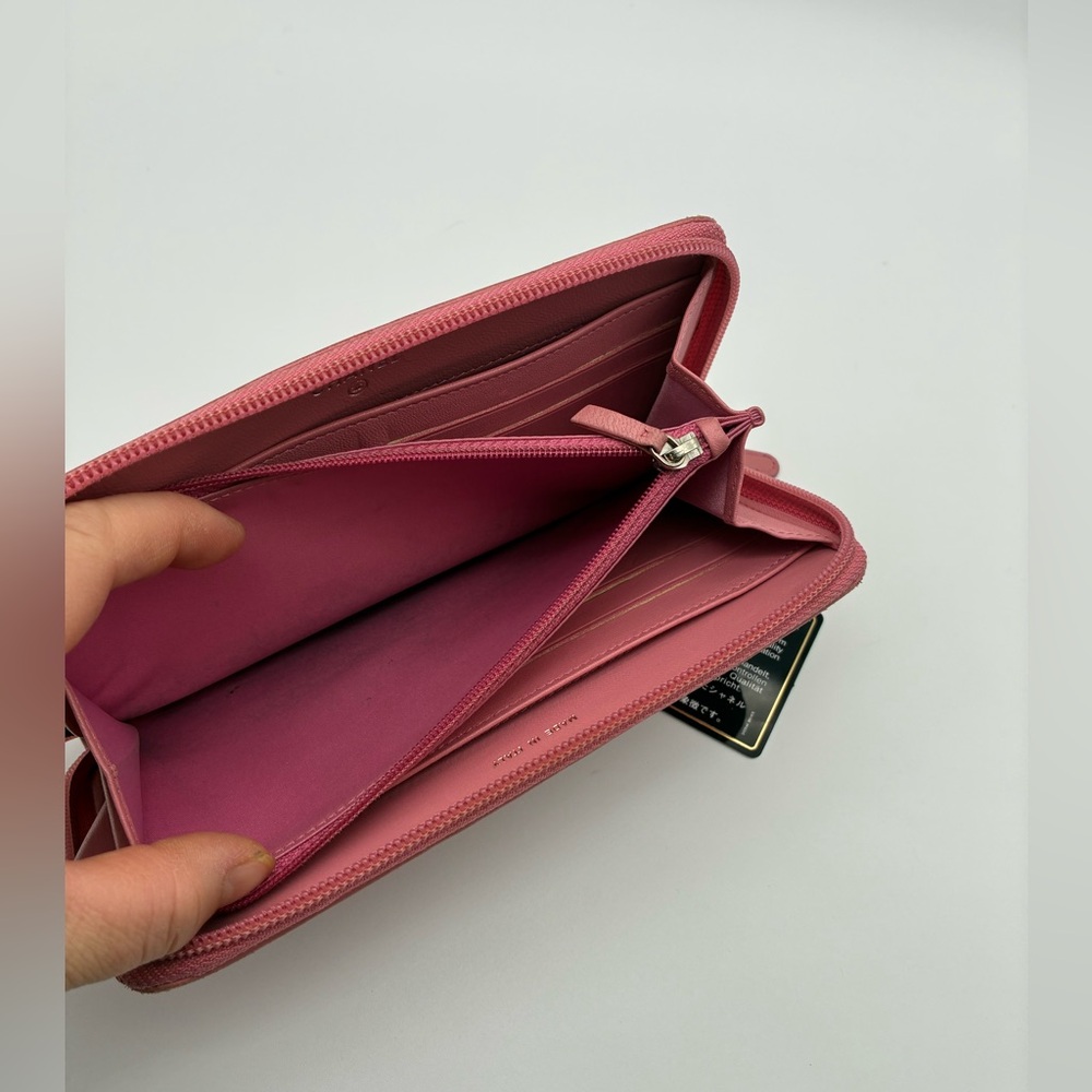CHANEL PINK CC CAMELLIA FLOWER LAMBSKIN ZIPPY WALLET - Picture 4 of 16